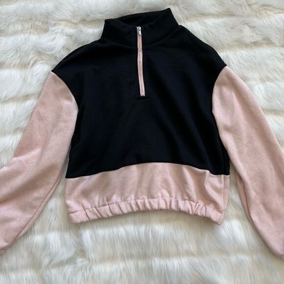 Color Block Crop Sweatshirt (10) - Picture 9 of 9